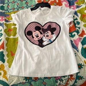 Mickey and Minnie Mouse tshirt. Excellent condition